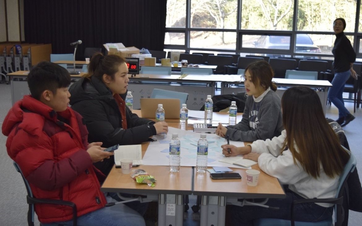 Participants discussing on the International Cooperation project 