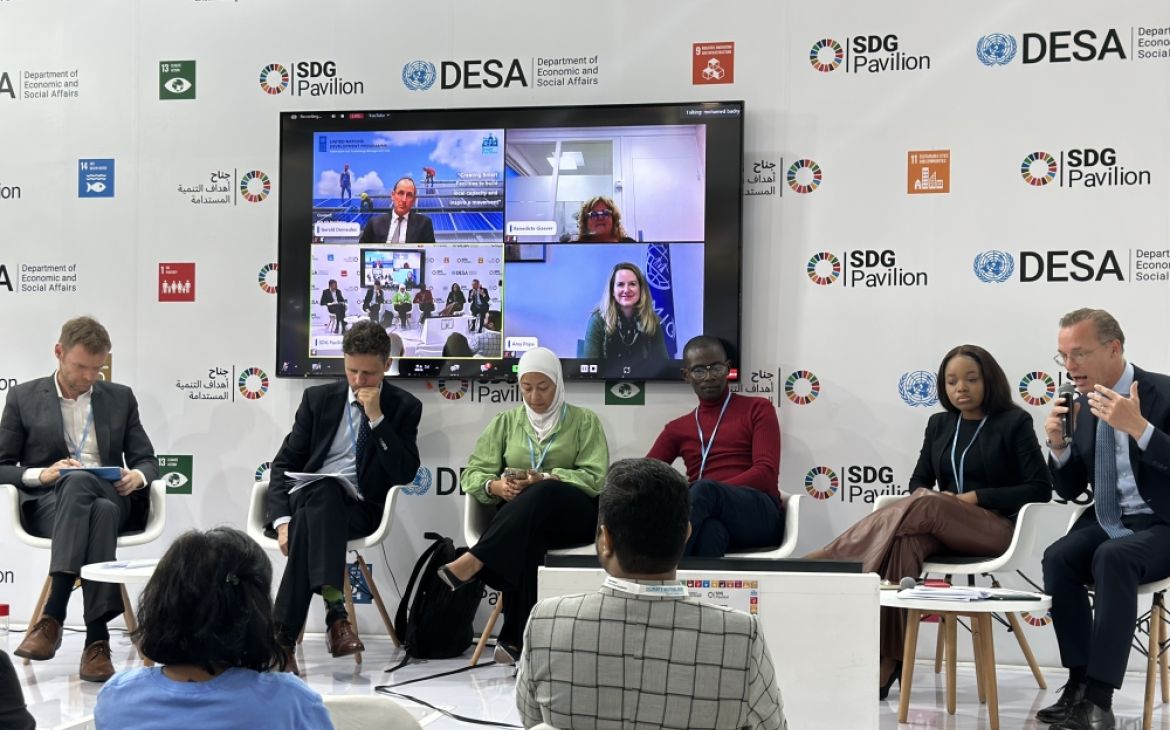 Panelists (from the left): Thomas Fohgrub, Norbert Gorißen, Shaza Alrihawi, Brian Onyango, Kgaugelo Mkumbeni, H.R.H. Prince Jaime de Bourbon de Parme; On Screen -Gerald Demeules, Benedicte Giæver, Amy Pope at the side event	
