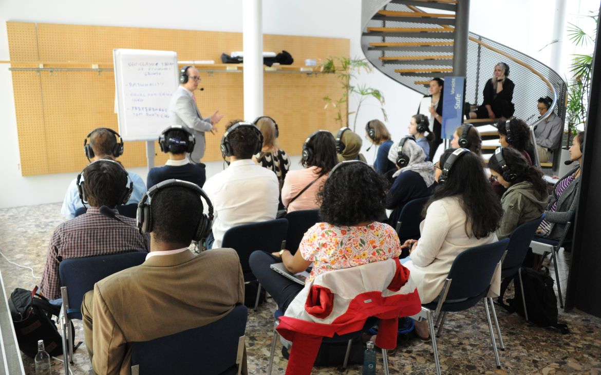 Stefanos Fotiu, ESCAP, delivers a Climate Classroom on Decarbonization