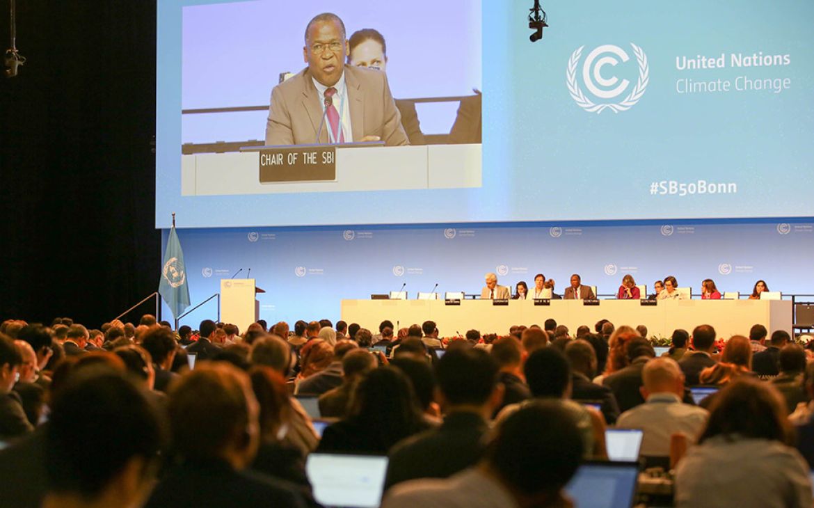 SBI Chair Emmanuel Dlamini, eSwatini, opens the plenary in the World Conference Center Bonn 
