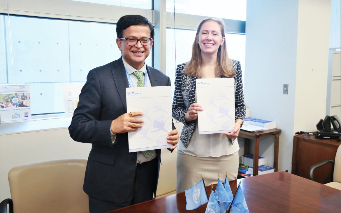 Executive Director of UNITAR, Mr. Nikhil Seth and Dr. Kent Davis-Packard Sign MOU