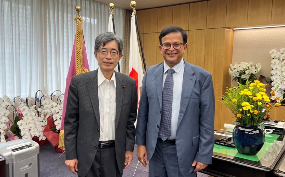 UNITAR Executive Director Nikhil Seth with Minister for Internal Affairs and Communications Mr. Minoru Terada