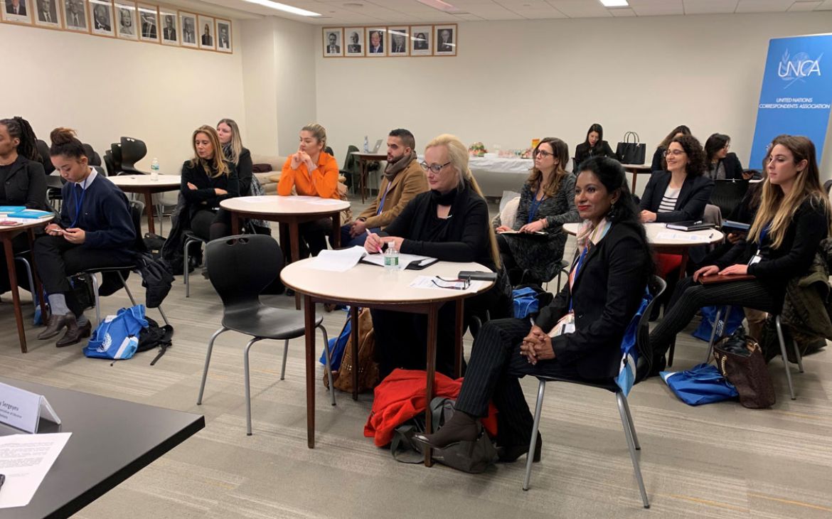 Trainees reviewing the course structure and objectives for the course