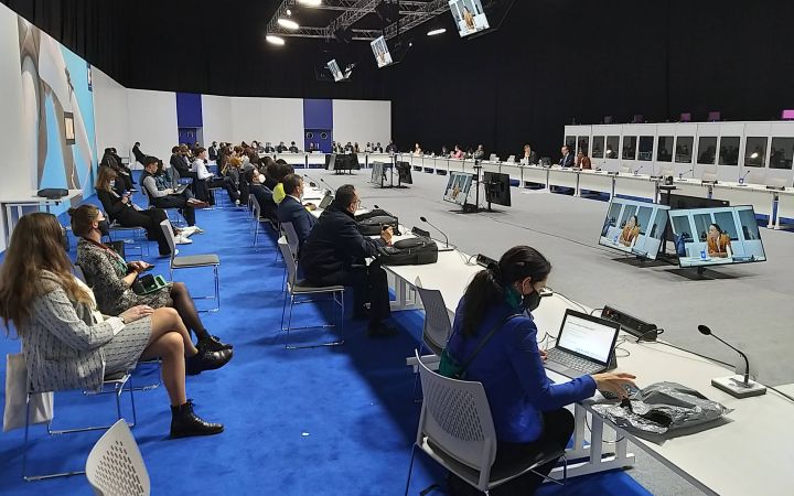 Leading by example: greening governments, UN and other public sector organizations