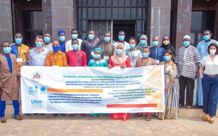 Group photo after the opening session