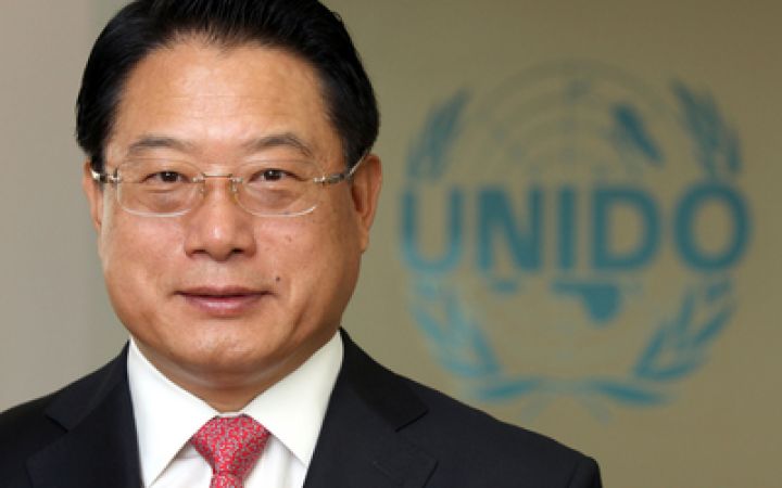 Mr. Li Yong