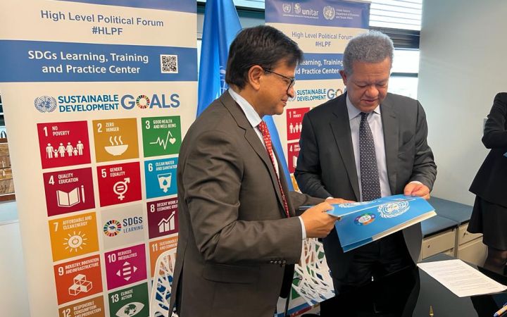 Mr. Nikhil Seth and Dr. Leonel Fernández 