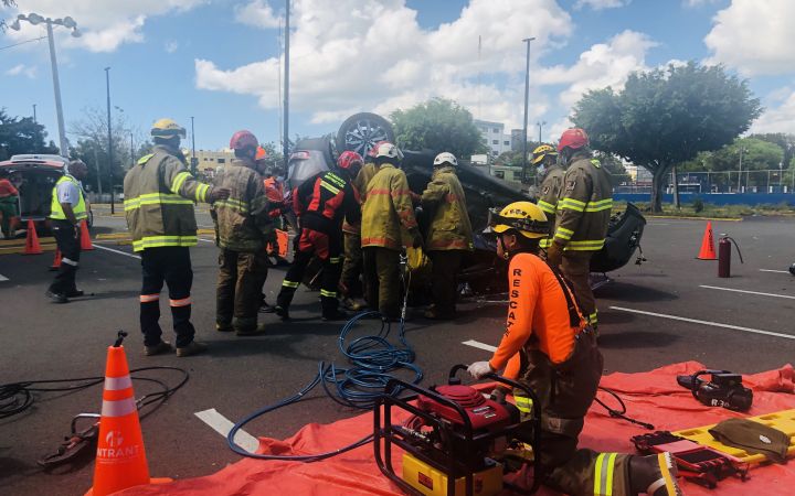 Road traffic crash simulation and vehicle extrication services