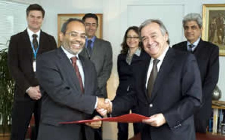 Global Agreement signature, 2011	