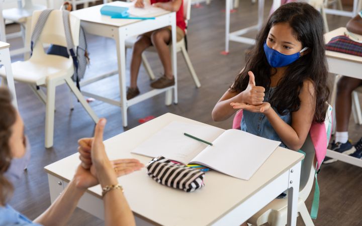 Child Learning Sign Languages