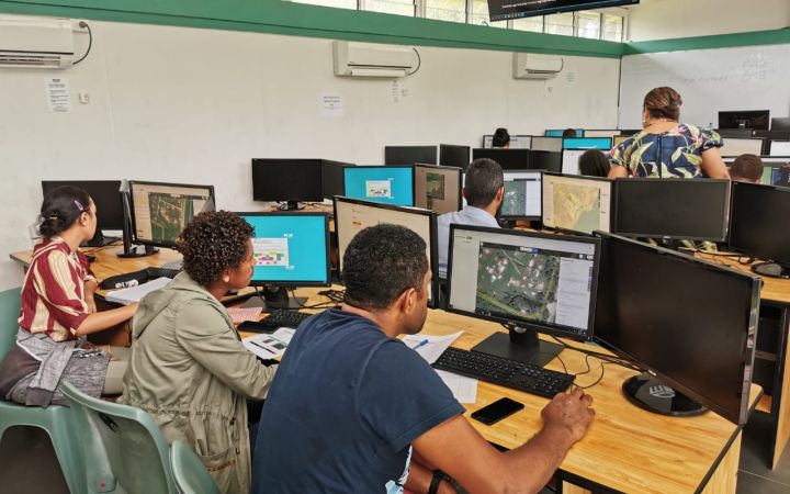 Participants taking part in the mapthon activities.