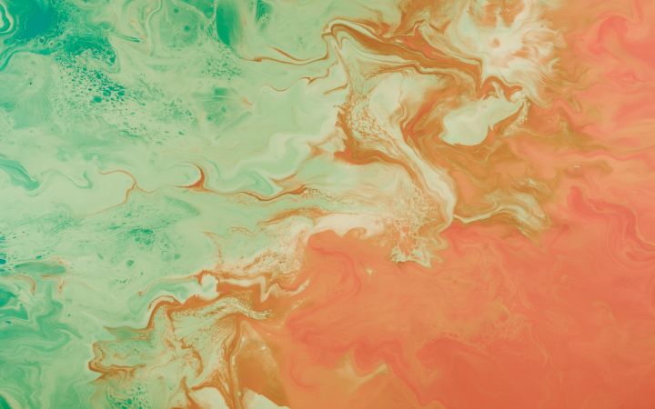  Photo by Pawel Czerwinski on Unsplash