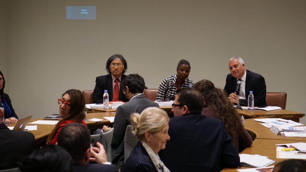 Ms. Sonia Elliott and Mr. Tom Kono anser questions from the participants